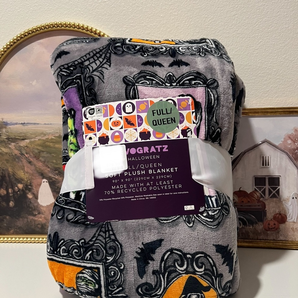 Novogratz Halloween Full / Queen Monsters Soft Plush Blanket